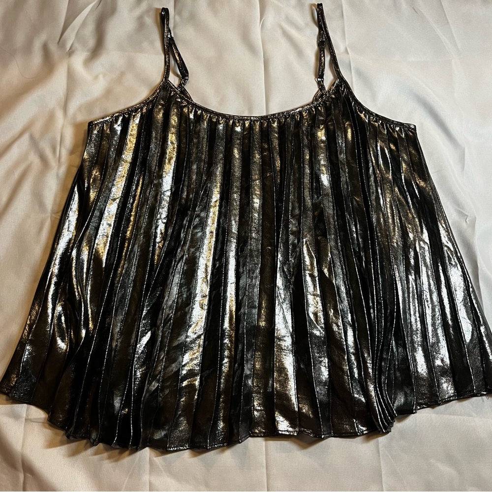 NWT Banana Republic Womens XS Silver Pleated Top